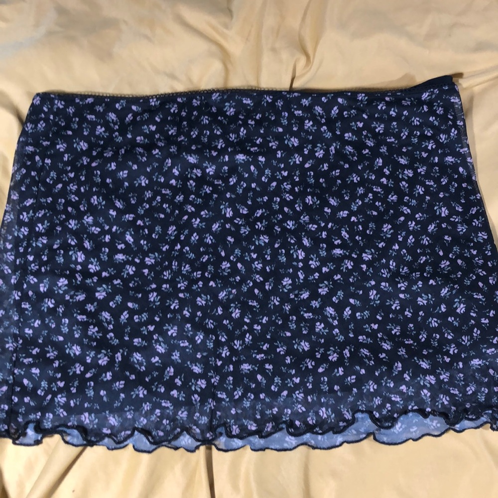 Divide Short Large Printed Skirt